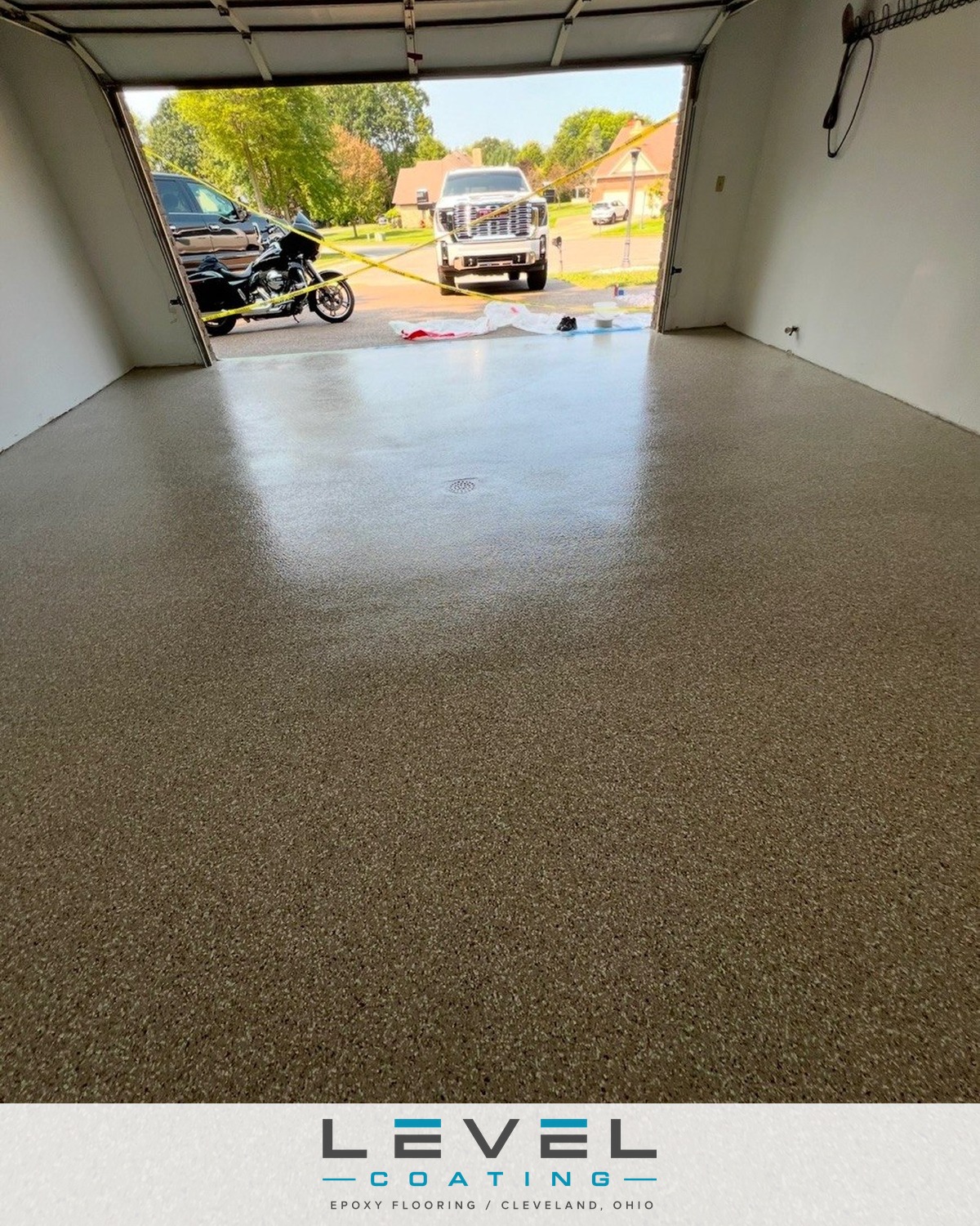 Flake broadcast garage floor detail, Cleveland area